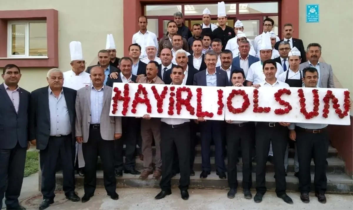 Kayseri Şeker\'in İlk Şeker Sofrası Boğazlıyan Şeker Fabrikasında Kuruldu