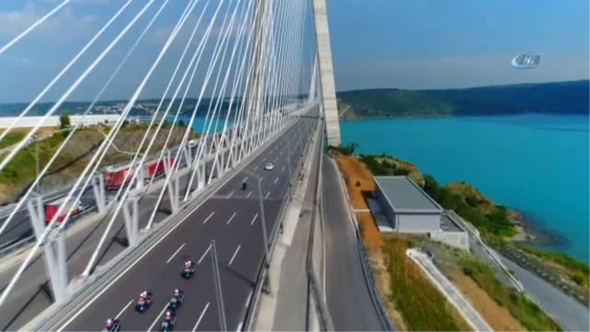 Kenan Sofuoğlu\'nun Yavuz Sultan Selim Köprüsü\'ndeki Şovu Havadan Görüntülendi