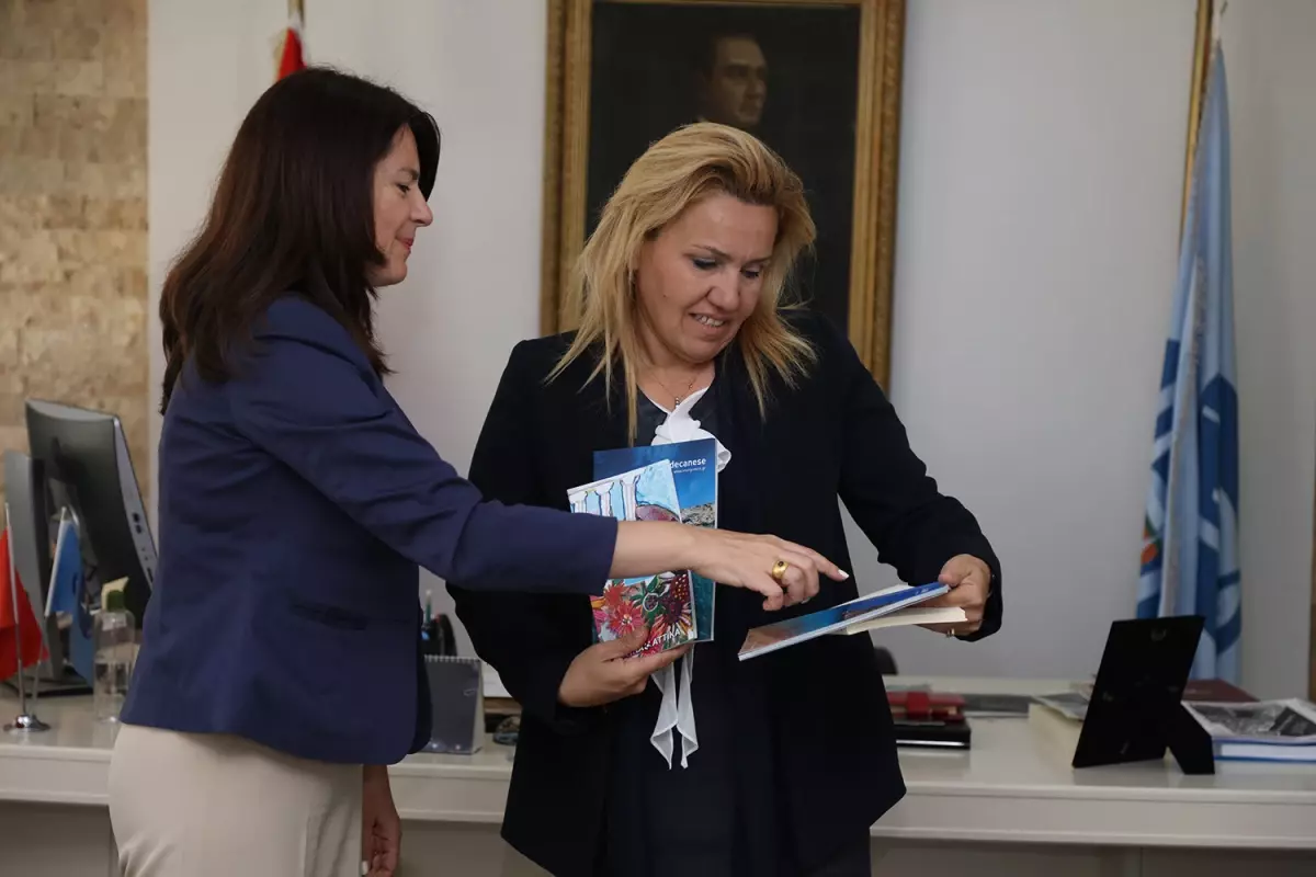 Konsolos Papoulia ile Başkan Uyar, Urlalı kadınlar için proje yapacak