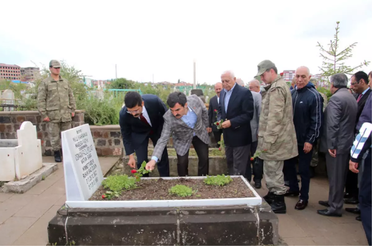 Korgeneral Polat Mezarı Başında Anıldı