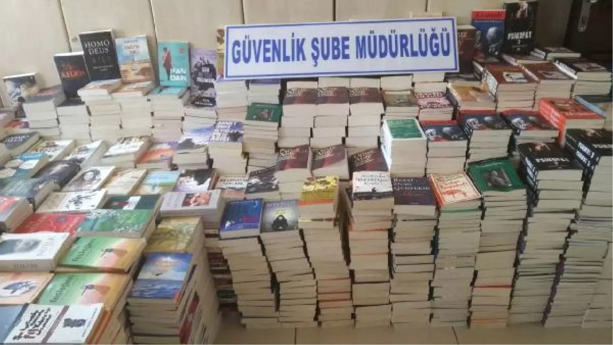 Mersin\'de Korsan Kitap Operasyonu: 3 Gözaltı