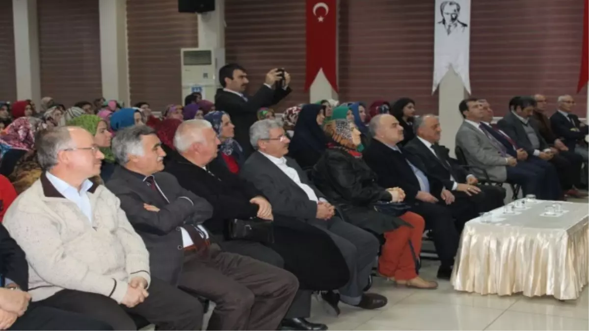 Midyat\'ta "Mutlu Olmanın Yolları" Konferansı