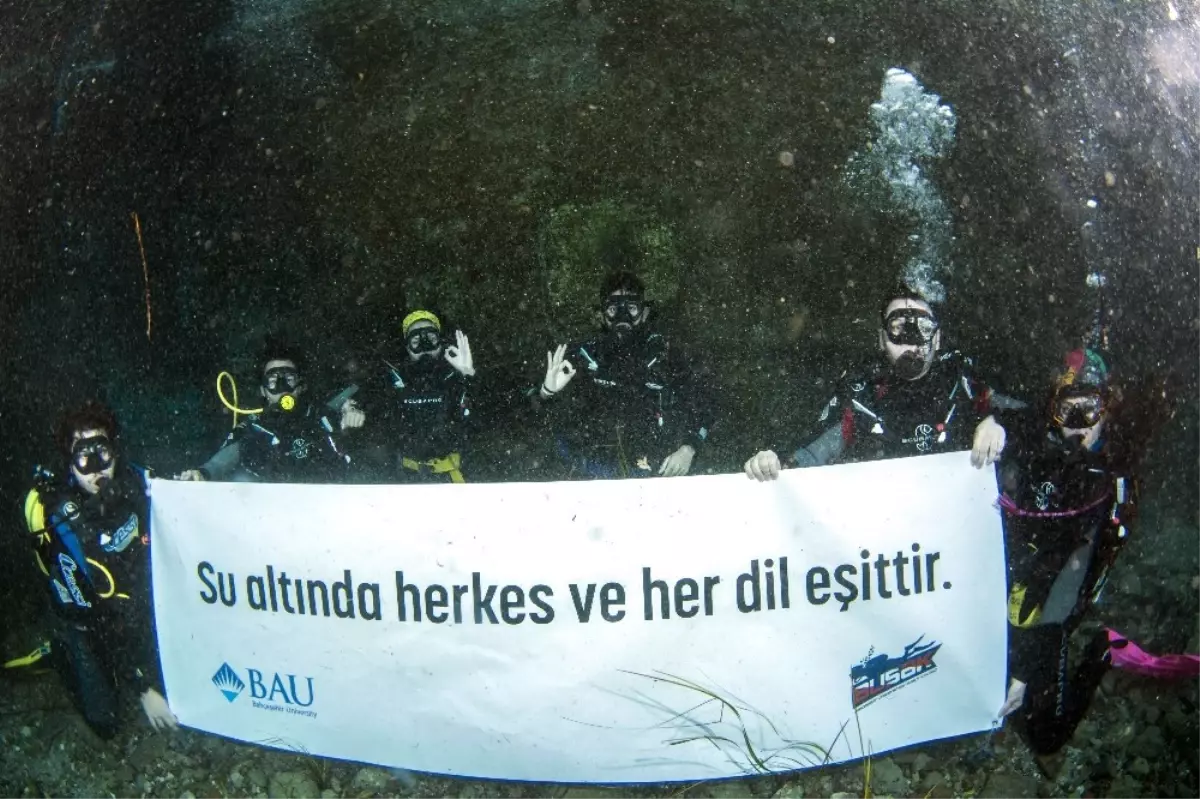 Sualtında Herkes ve Her Dil Eşittir"