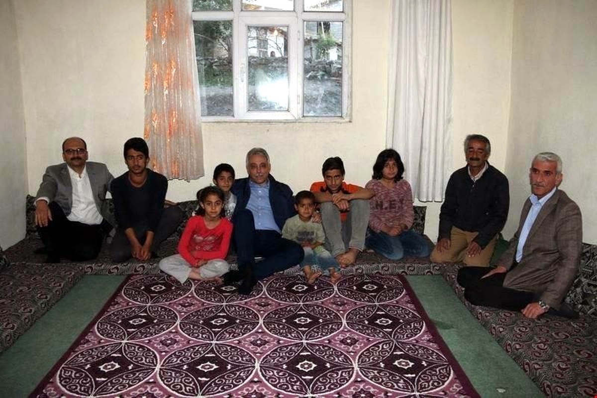 Vali Toprak\'tan Kanat Ailesine Ziyaret
