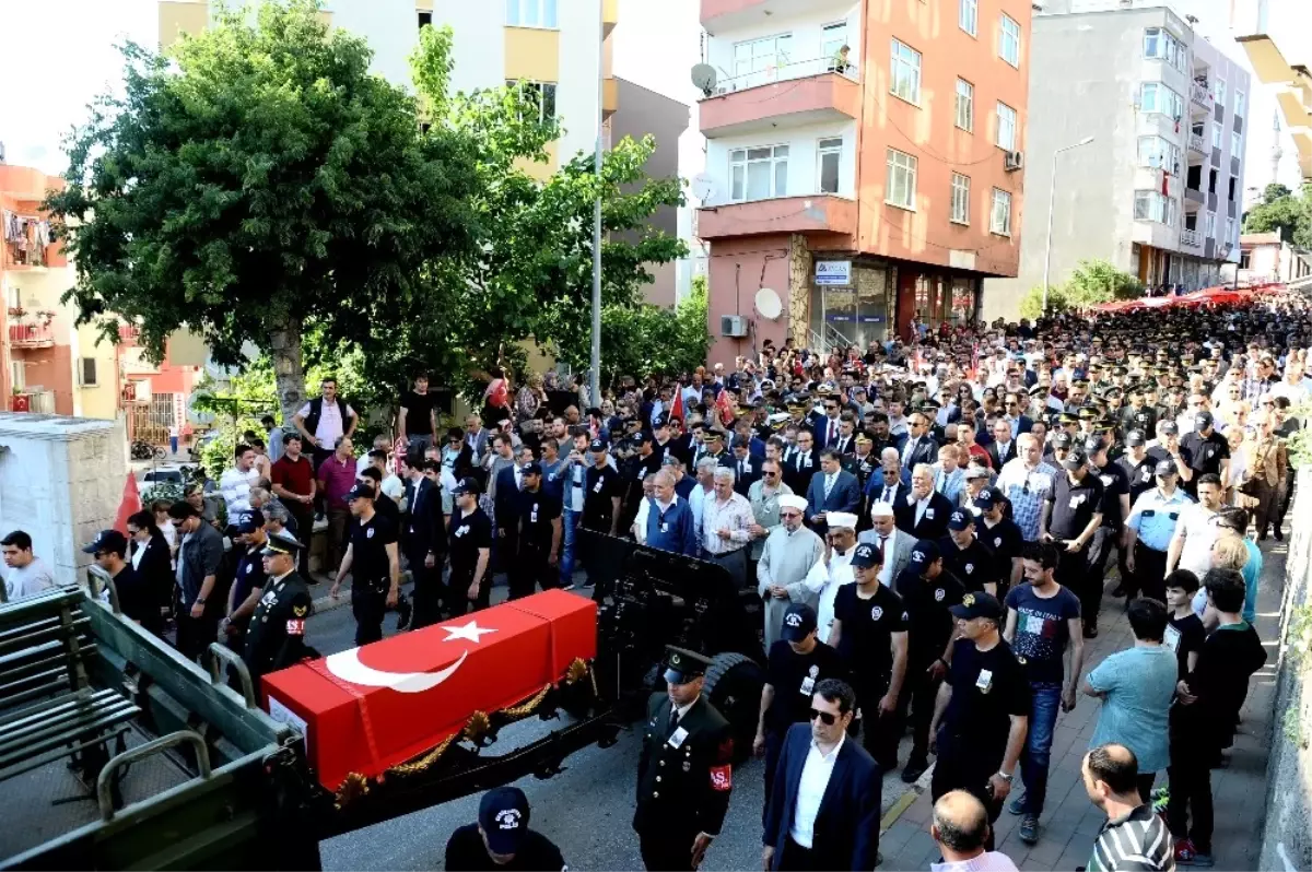 2- Şehit Binbaşı Koray Onay\'ı, Gelibolu\'da 3 Bin Kişi Uğurladı