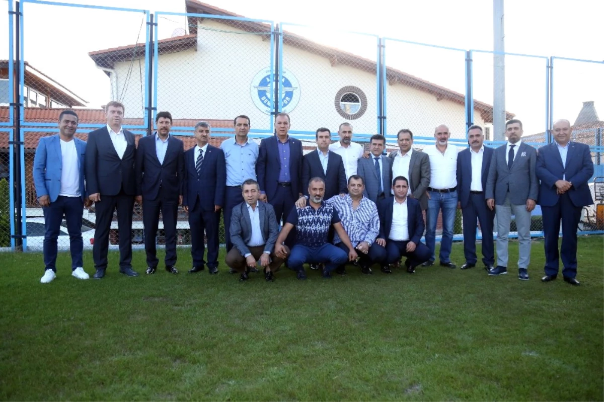 Adana Demirspor\'da Görev Dağılımı Yapıldı