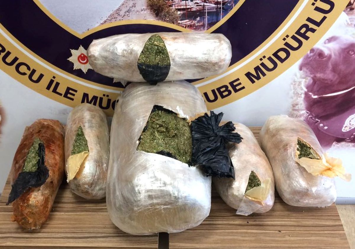 Antalya\'da 61 Kilo Esrar Ele Geçirildi