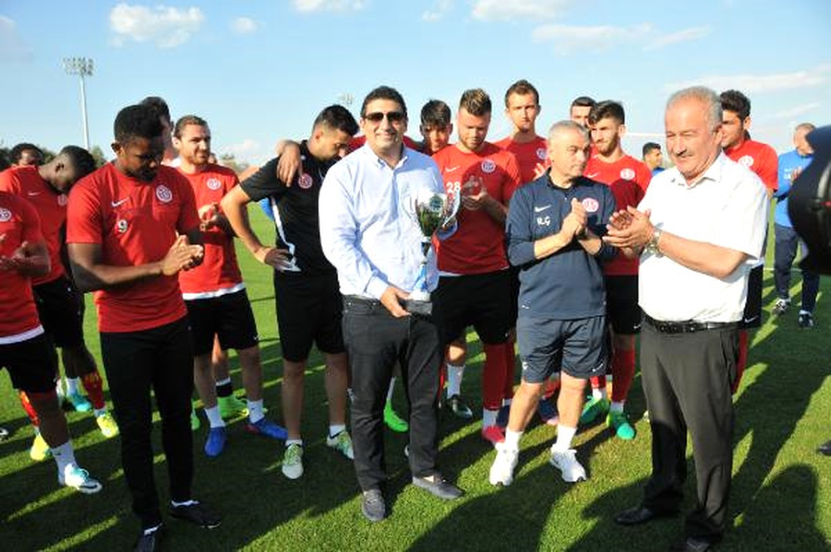 Antalyaspor Temsili Kupa ile Teselli Buldu