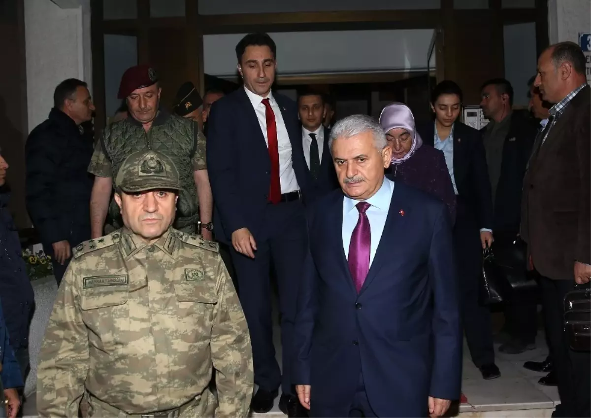 Başbakan Yıldırım\'dan, Şehit Tümgeneral Aydın\'ın Ailesine Taziye Ziyareti