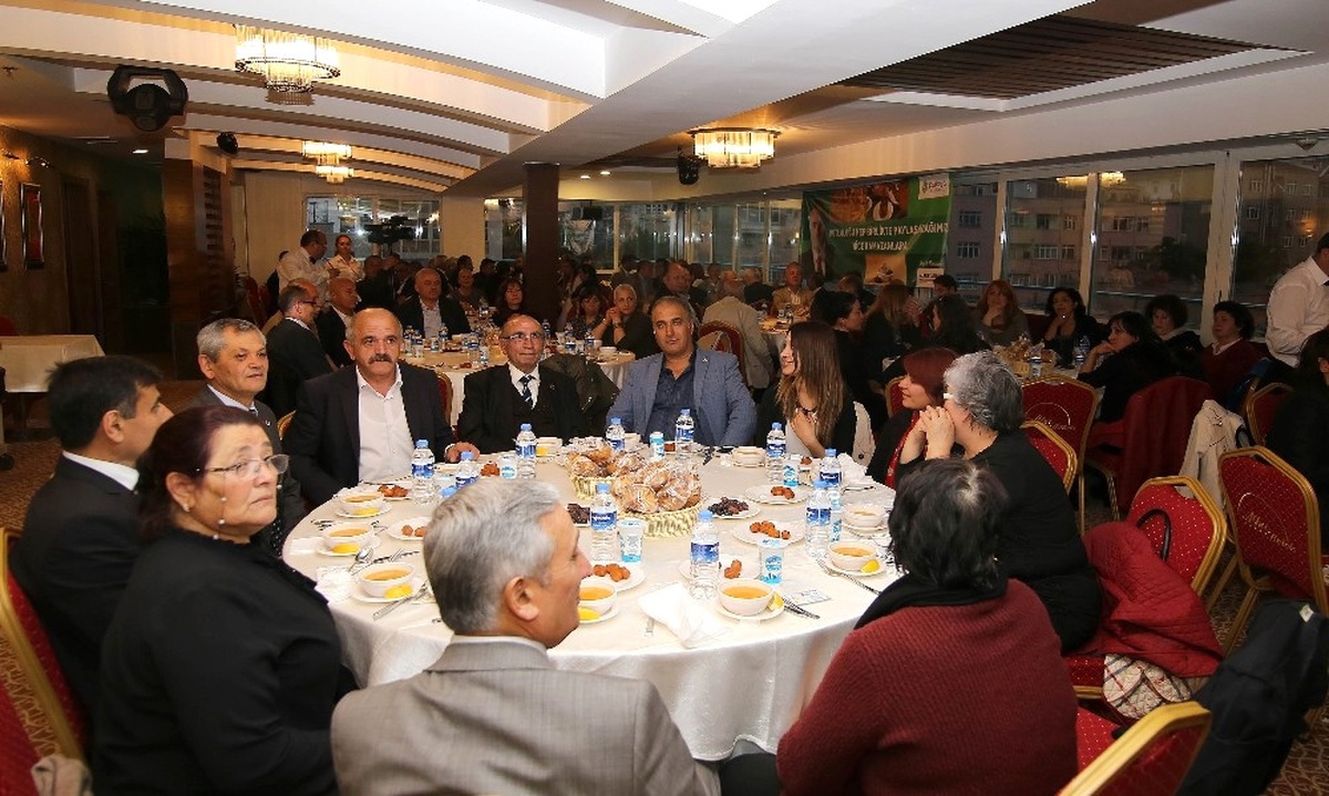 Başkan Taşdelen Çankaya\'nın Muhtarları ile İftarda Buluştu