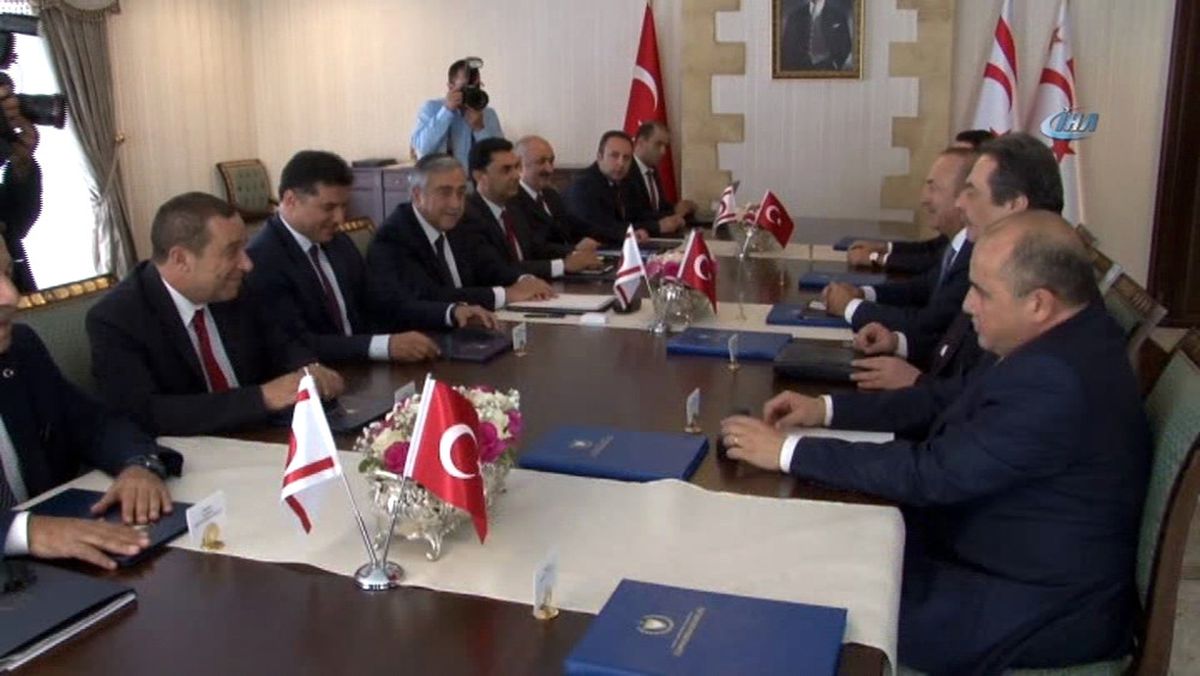 Çavuşoğlu Başbakan Özgürgün Ile Görüştü