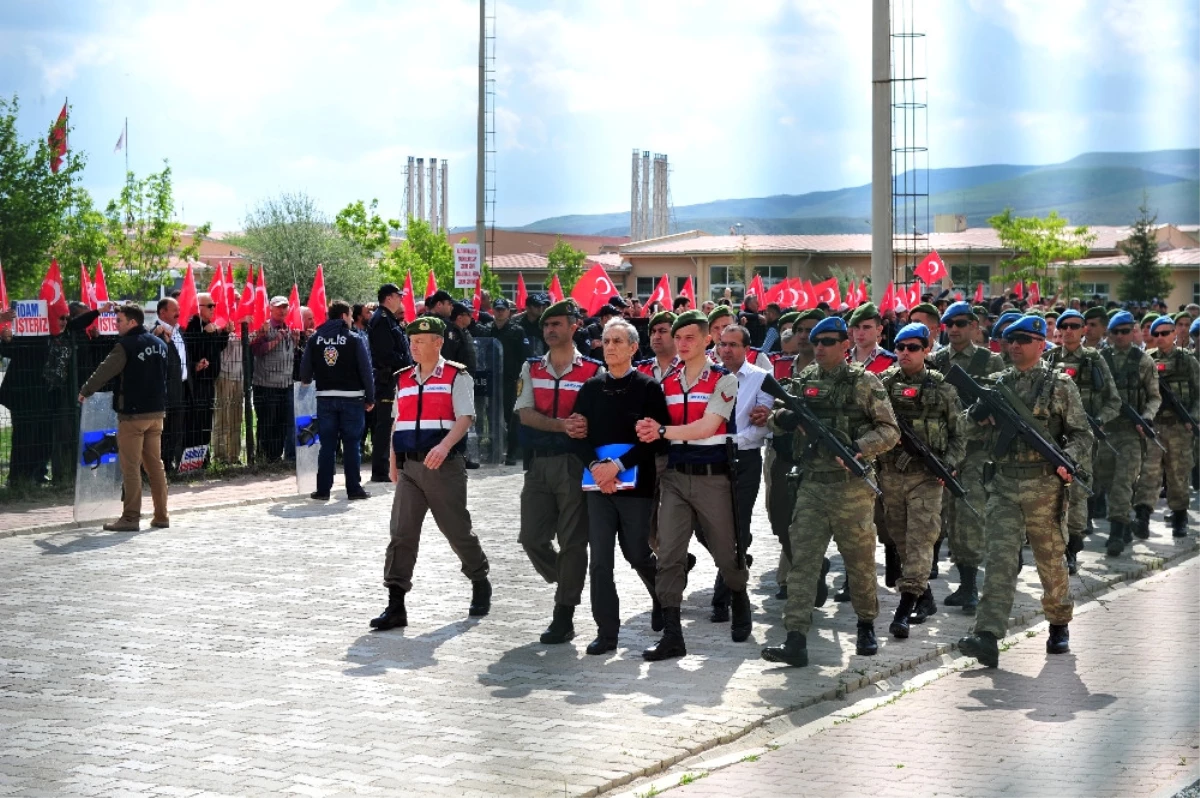 Dha Ankara- Genelkurmay Çatı Davasında Gerginlik