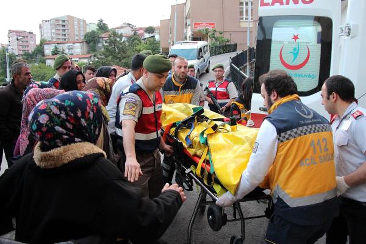 Dha Yurt - Maden Ocağında Göçükte Kalan 2 İşçiyi Kurtarma Çalışmaları Sürüyor (3)
