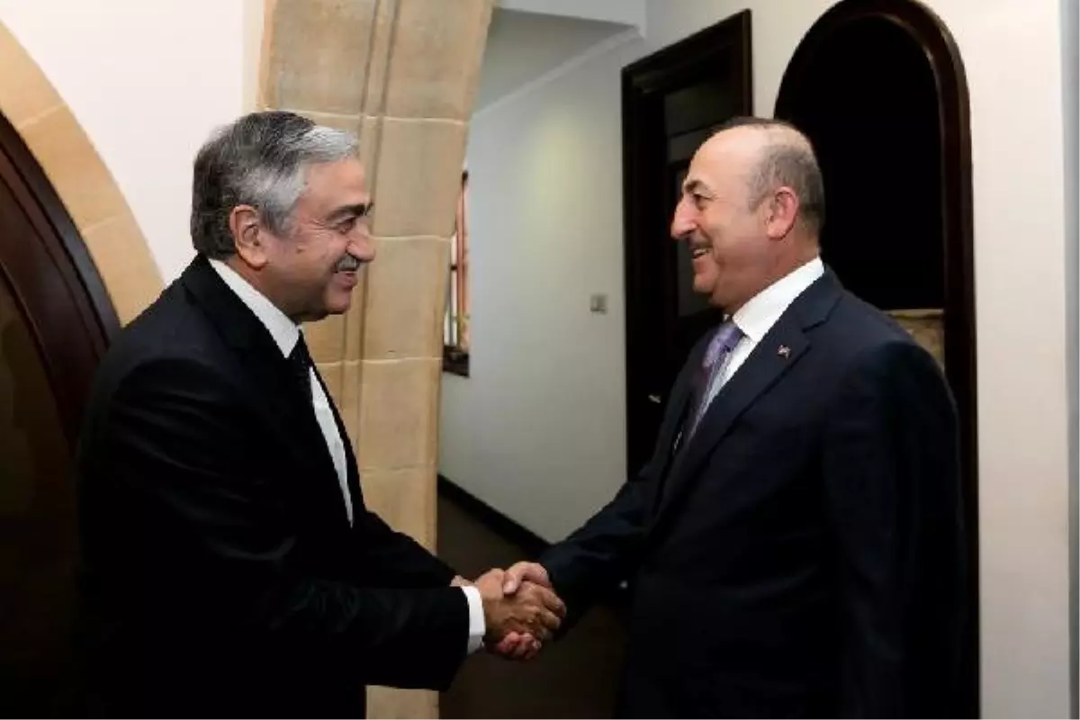 Dışişleri Bakanı Çavuşoğlu, KKTC Cumhurbaşkanı Akıncı ile Görüştü