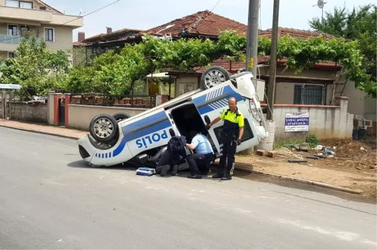 Düzce\'de Trafik Kazası: 2 Polis Yaralandı