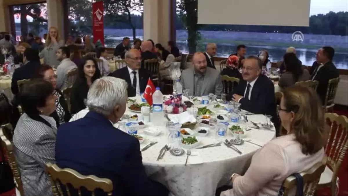 Edirne\'de Şehit Yakınları ve Gazilerle İftar