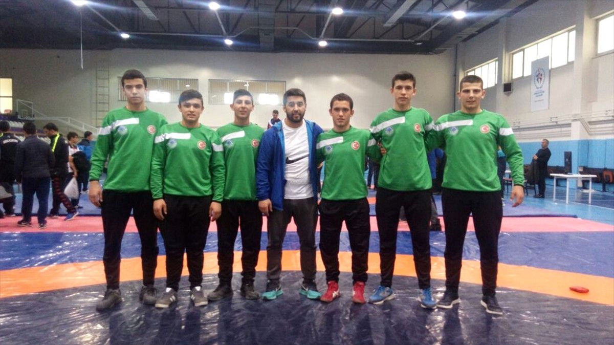 Gönenli Güreşçiler Milli Takımda