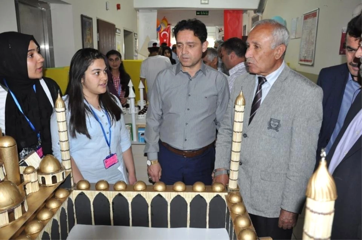 İbn-i Sina Meslek Lisesi Tarafından Tübitak 4006 Bilim Fuarı Açıldı