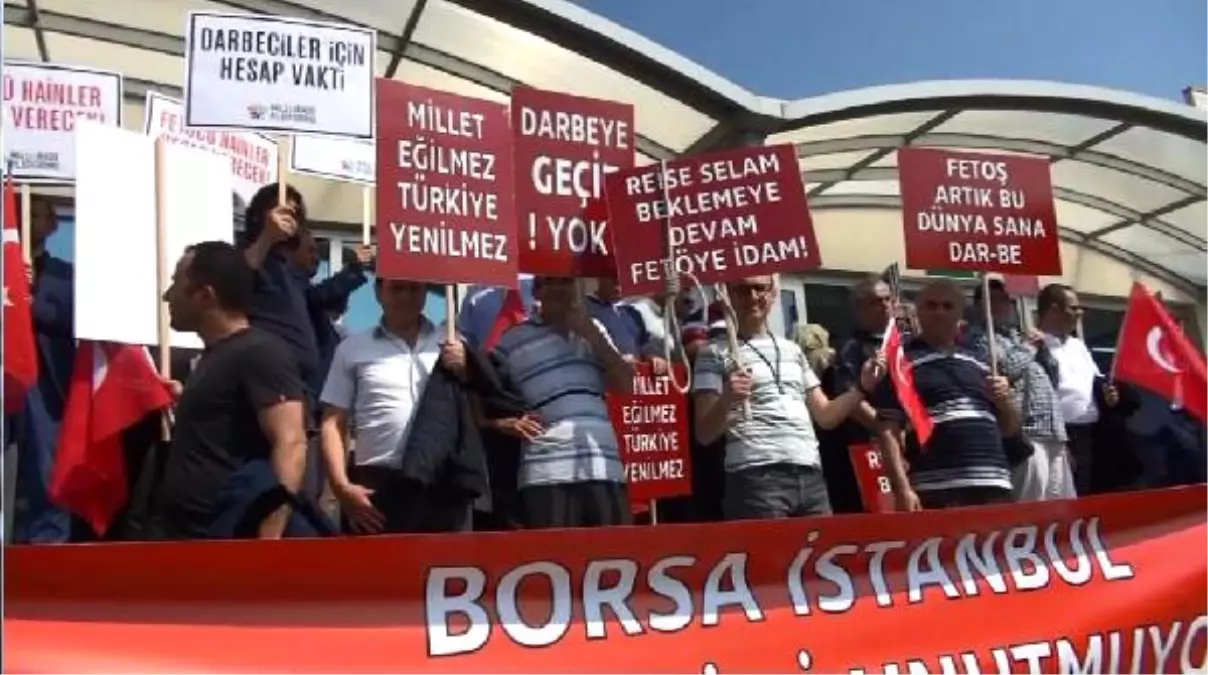 İstanbul\'daki Ana Darbe Davasının Üçüncü Duruşması Başladı