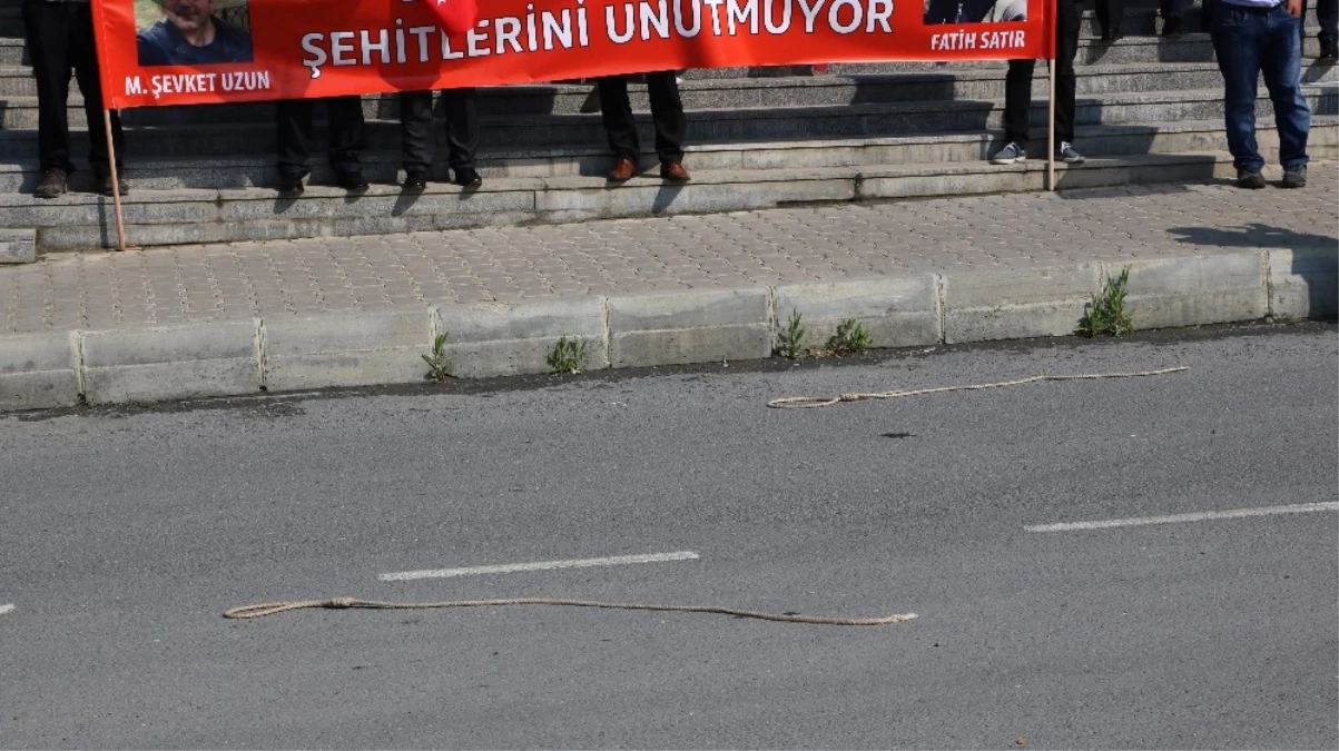 İstanbul\'daki \'Darbe Ana Davası\'na Devam Ediliyor