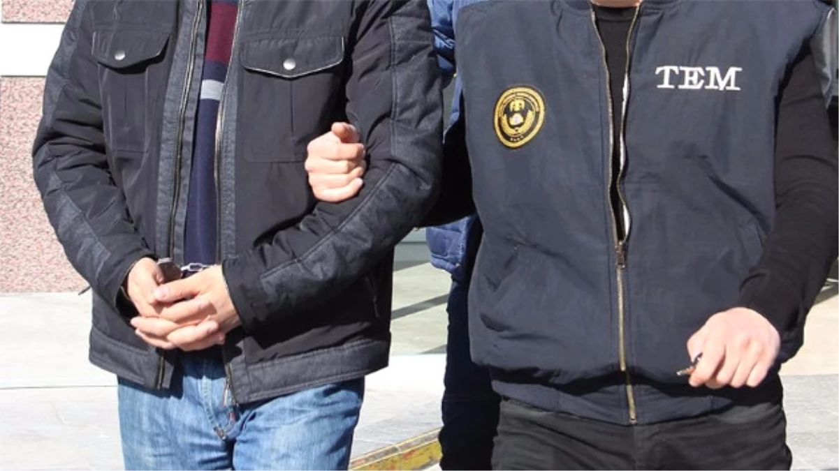 İzmir\'de Terör Örgütüne Eleman Temin Eden 12 Kişi Gözaltına Alındı (Yeniden)