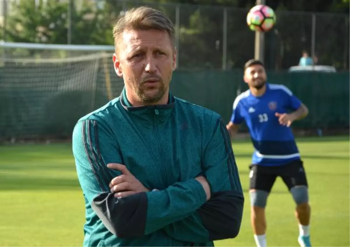 Kardemir Karabükspor Teknik Direktörü Barisic: "4 Oyuncuya İhtiyacımız Var"