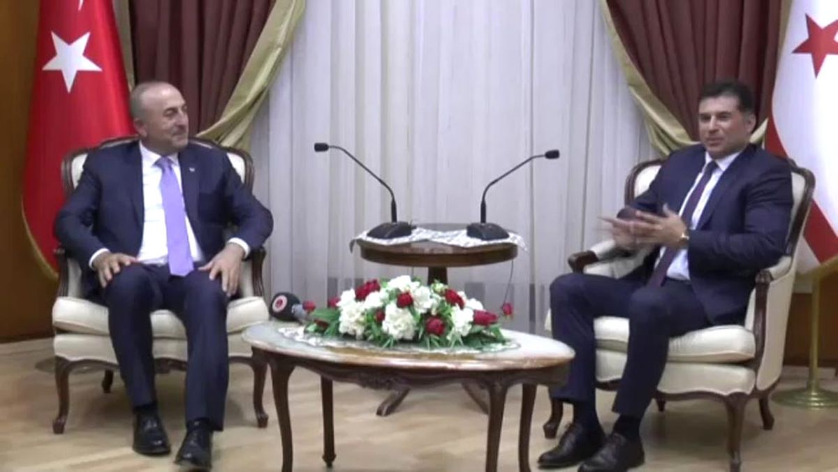 KKTC Başbakanı Bakan Çavuşoğlu\'nu Kabul Etti