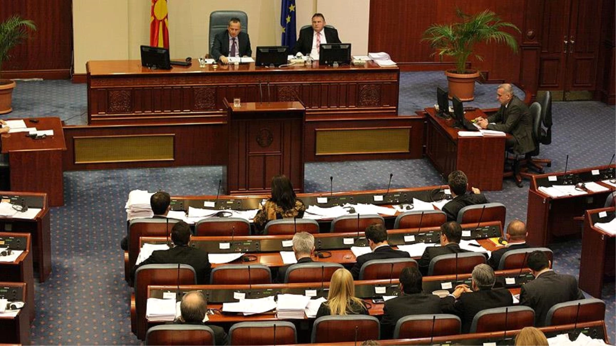 Makedonya\'da Yeni Hükümet Güvenoyu Aldı