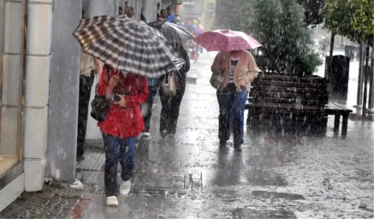 Meteorolojiden İstanbul İçin Kuvvetli Yağış Uyarısı