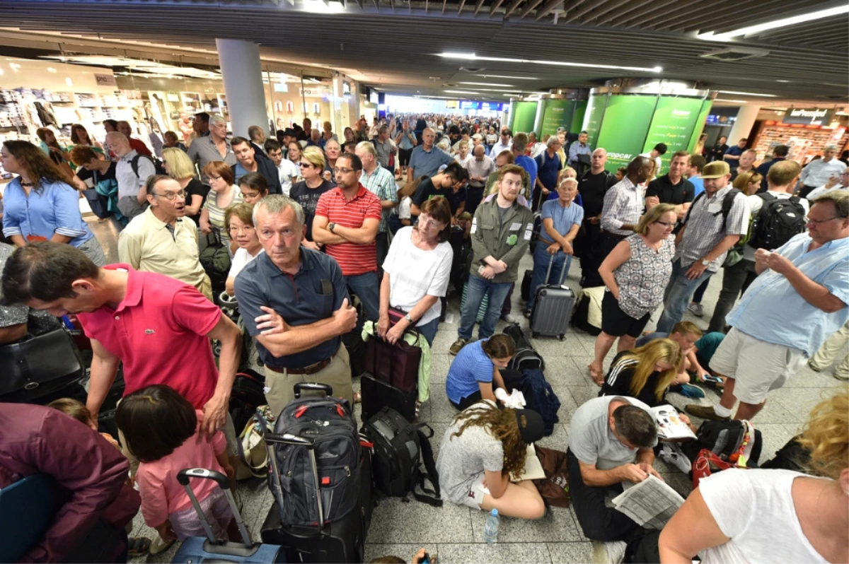 Moskova\'da 3 Havalimanında Alarm Verildi