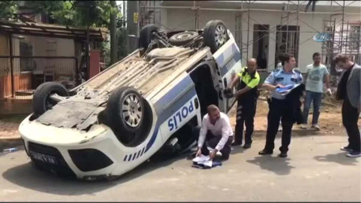 Polis Aracı Ile Panelvan Çarpıştı: 3 Yaralı