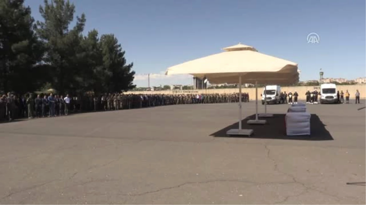 Şehit 3 Askerin Naaşı Törenle Memleketlerine Uğurlandı