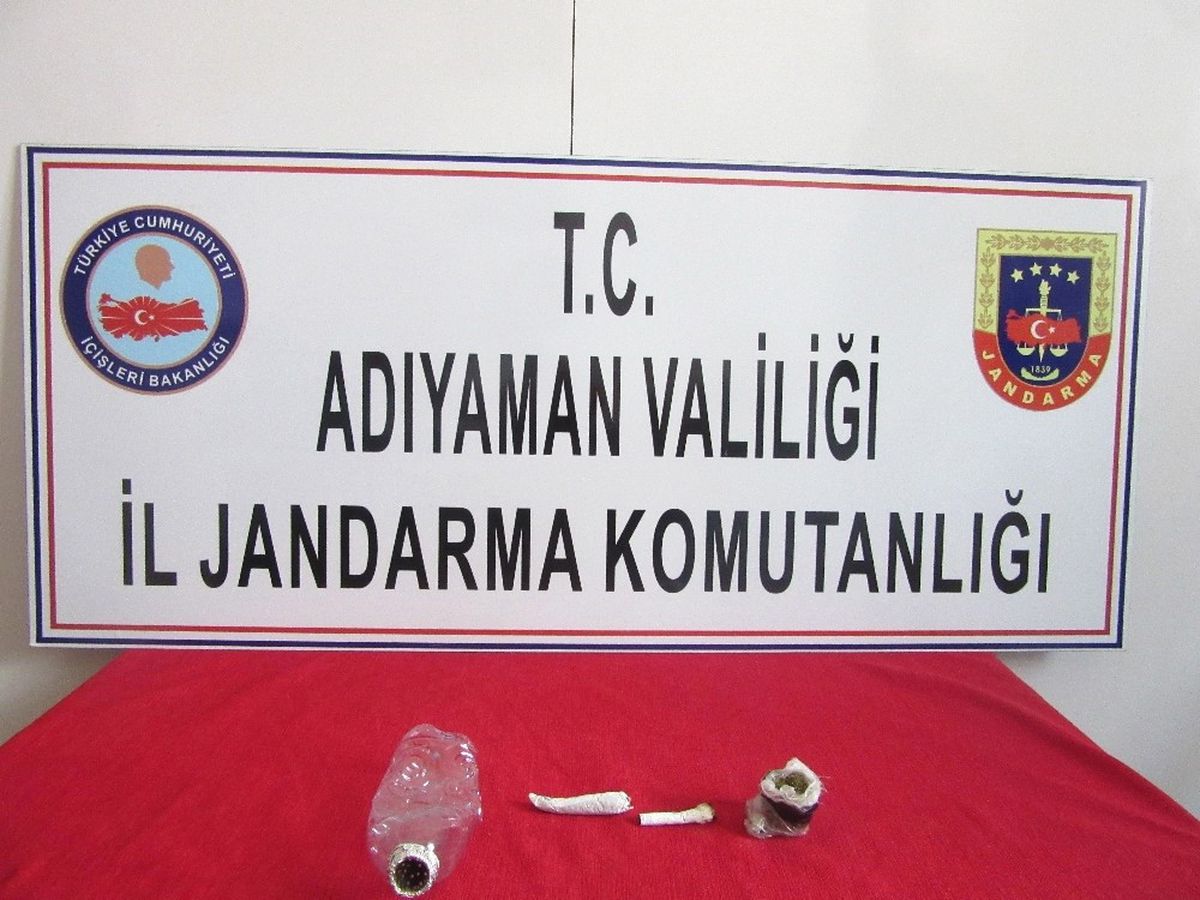 Şüpheli Şahısların Üzerinde Esrar Maddesi Ele Geçirildi