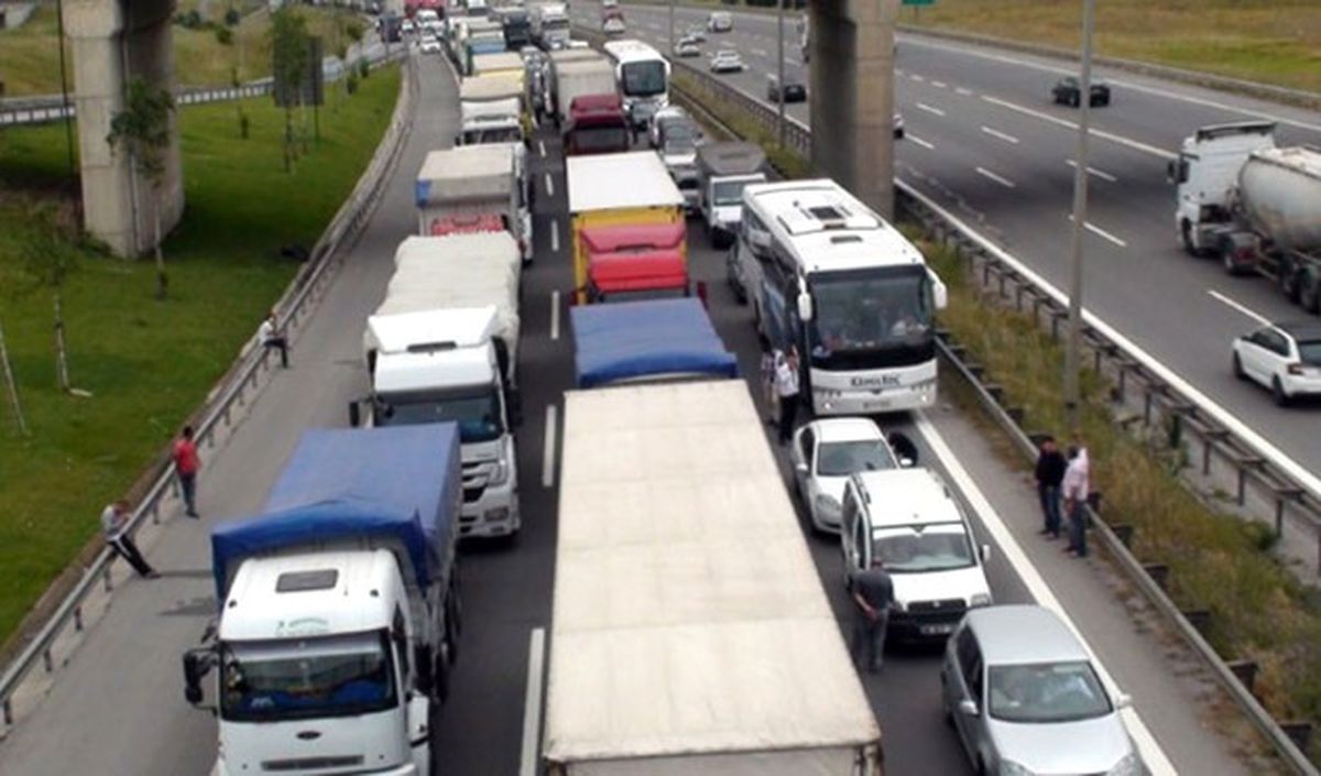 Yunanistan\'daki Grev Tır Trafiğini Etkileyecek