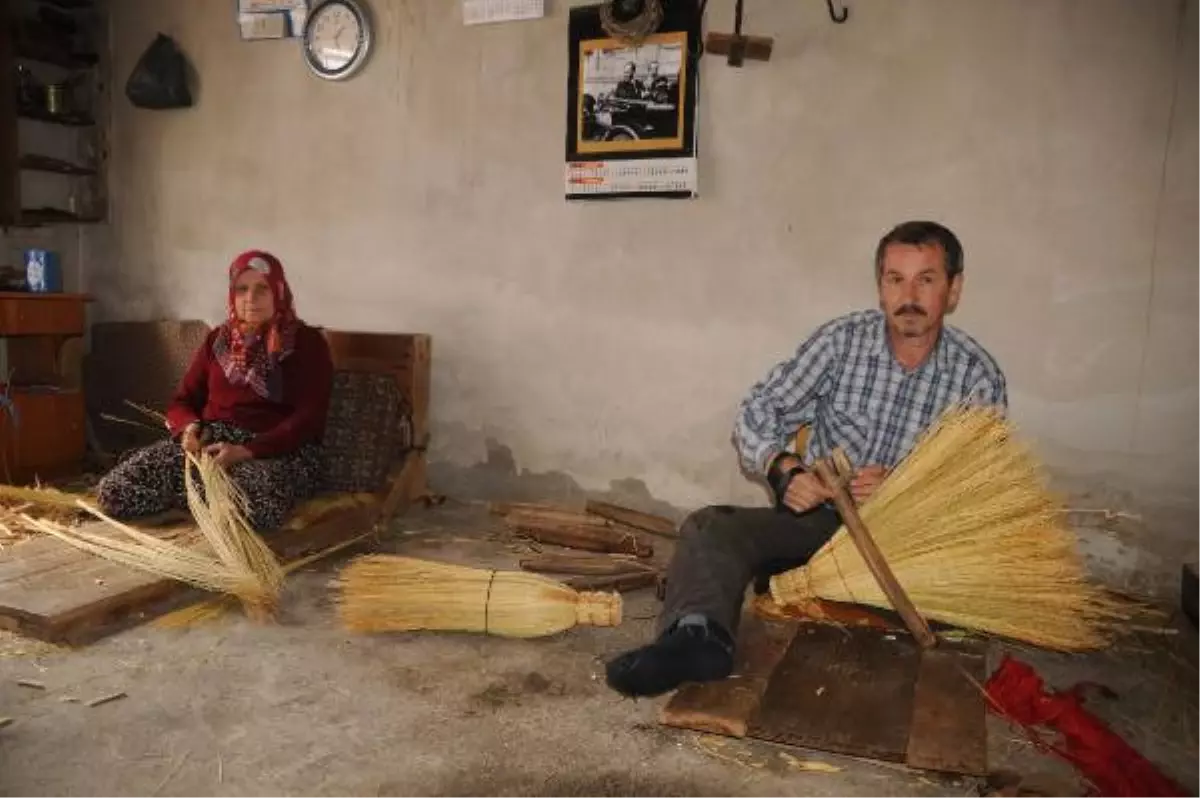 5 Kuşaktır Ot Süpürgesi Üretiyorlar