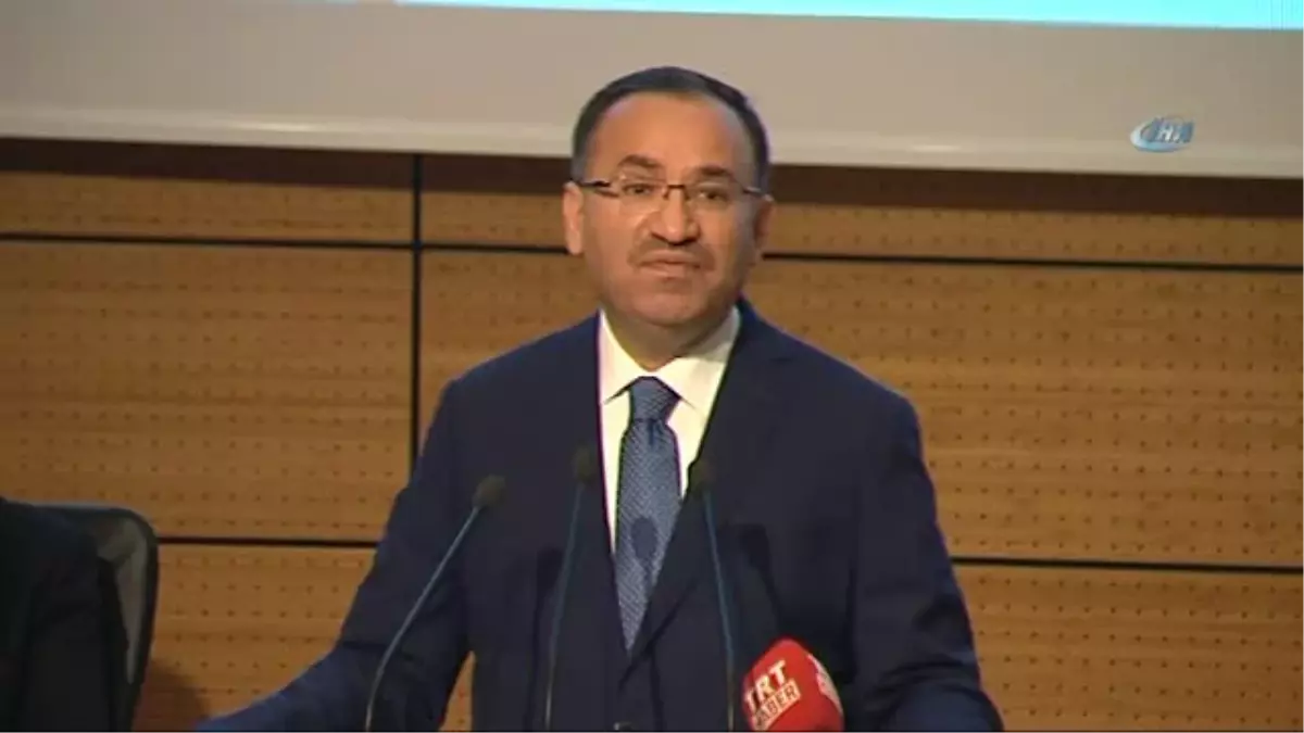 Adalet Bakanı Bekir Bozdağ: "Gezi Hadiseleri Vardı, \'Kırmızı Fularlı Kız\' Diye Bir Hanımefendiyi...