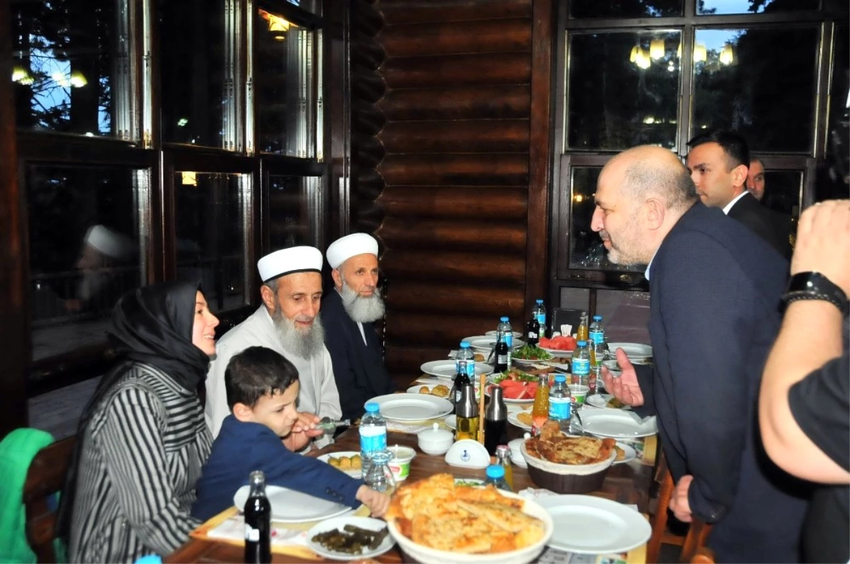 Akşehir\'de Şehit ve Gazi Ailelerine İftar Yemeği