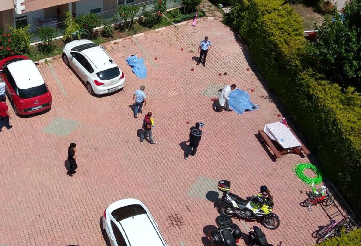 Antalya\'da Silahlı Kavga: 2 Ölü, 2 Yaralı