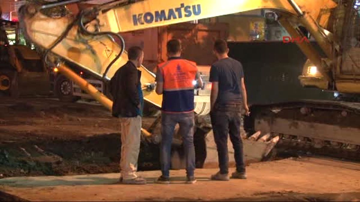 Barbaros Bulvarı\'nda Yol Onarım Çalışması Devam Ediyor