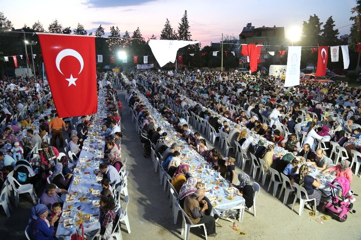 Büyükşehir İftar Sofrası Dokuzkavaklar\'a Kuruldu