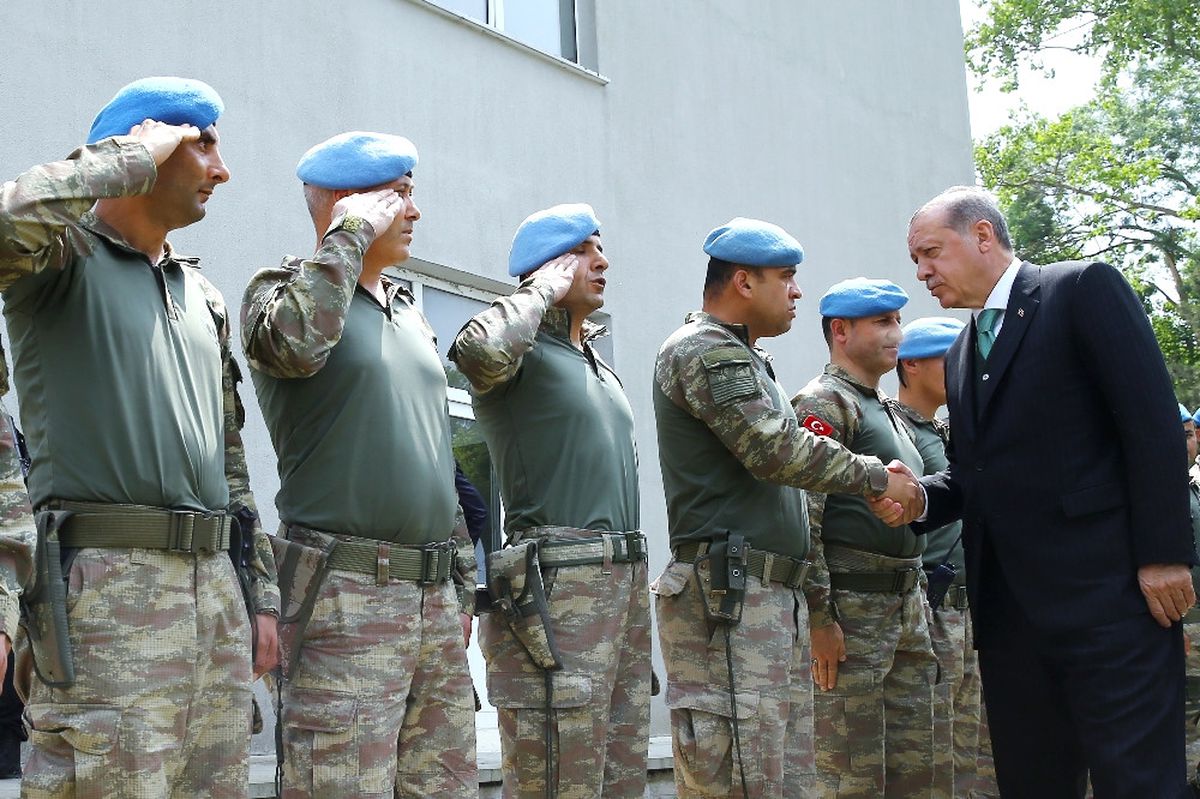 Cumhurbaşkanı Erdoğan\'dan Askeri Tabura Ziyaret
