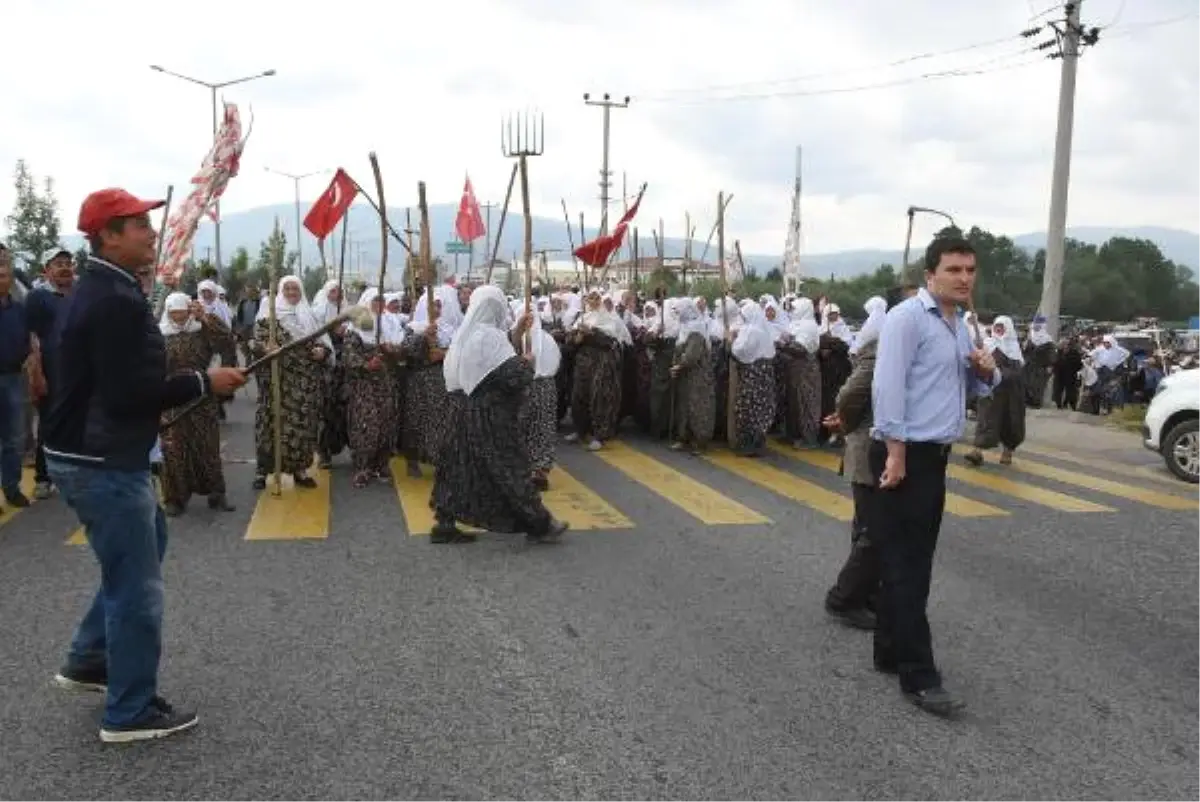 Dha Yurt - Meralarına Müze Yapılmak İstenmesine Tepki Gösteren Kadınlar, Vali Gelmeden Yolu Açmadı