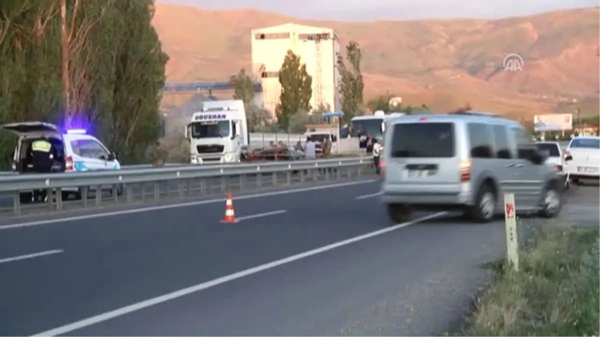 Elazığ\'da Trafik Kazası: 1 Ölü, 2 Yaralı