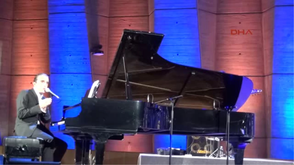 Fahir Atakoğlu Paris Unesco\'da Konser Verdi