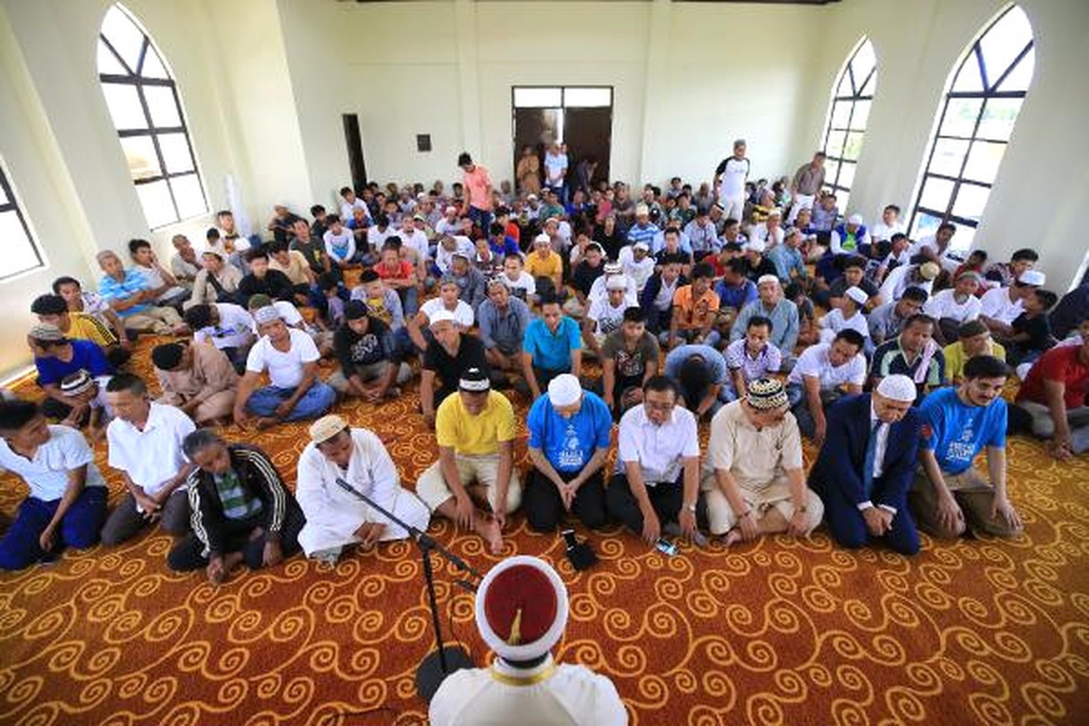 Filipinler\'de Cami Açılışında Şırnak Şehitlerine Dua