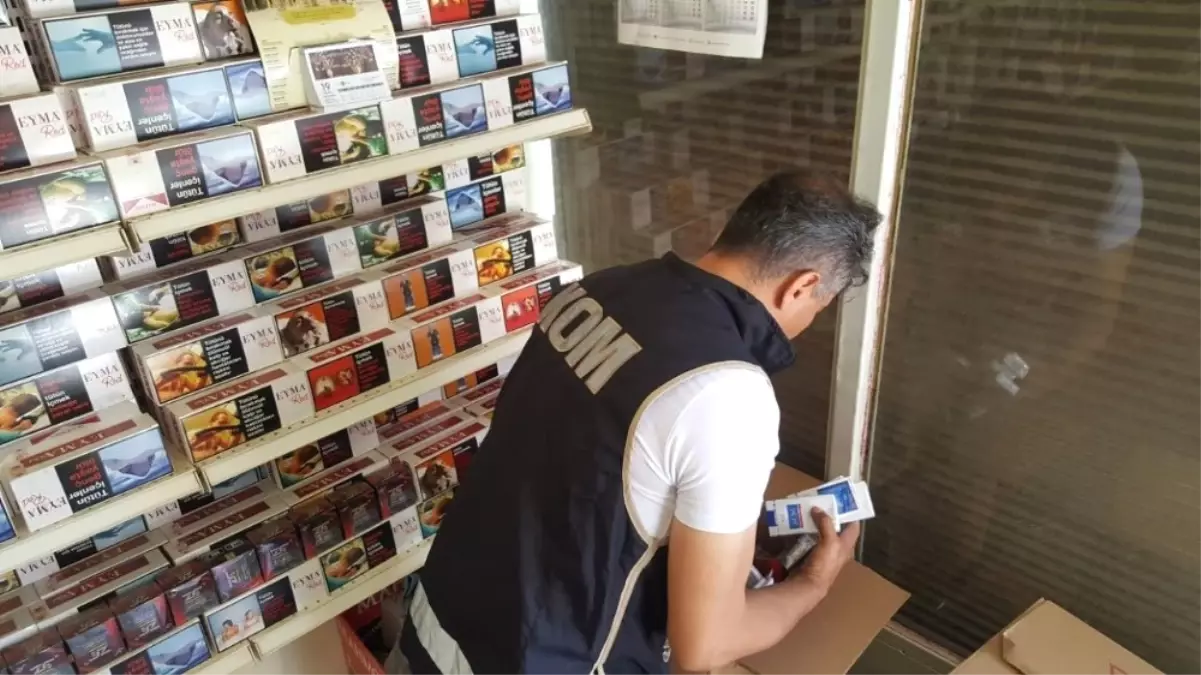 İzmir\'de 5 Bin 780 Paket Kaçak Sigara Yakalandı