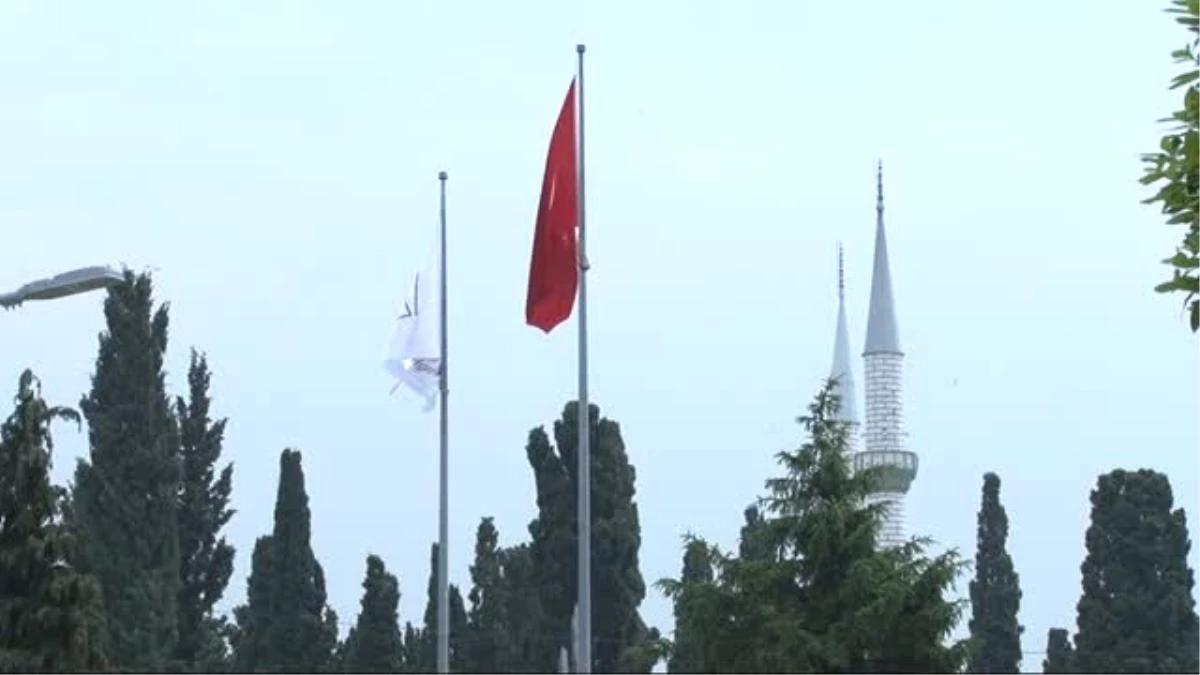 Izü Rektörü Prof. Dr. Bulut: Istanbul\'da Üniversite Okumak Ayrıcalık