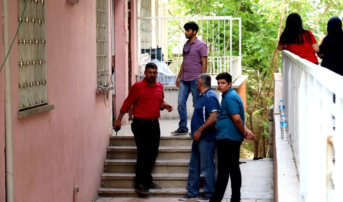 Kayıp Kızlar, Polise İhbar Edilen Evde Bulundu