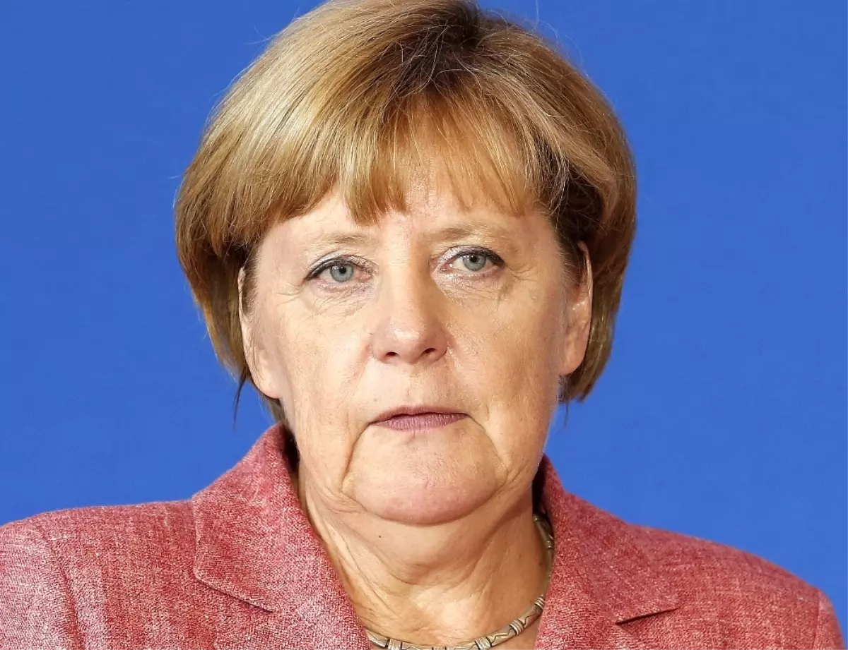 Merkel: ABD\'nin Çekilmesi Hayal Kırıklığı