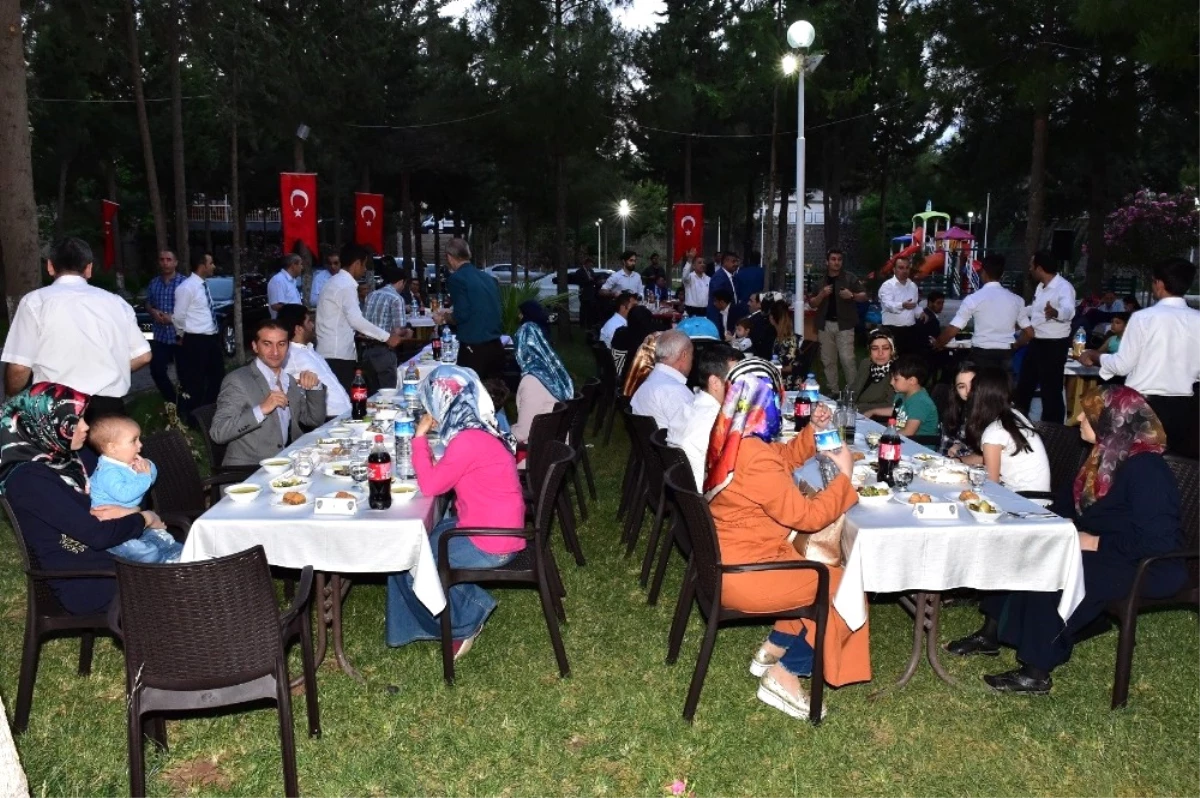 Şanlıurfa İl Eminiyet Müdürlüğünden Şehit ve Gazi Ailelerine İftar Yemeği